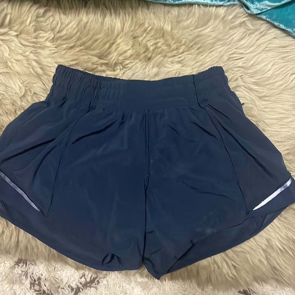 Lululemon Navy 2.5 inch speed up shorts